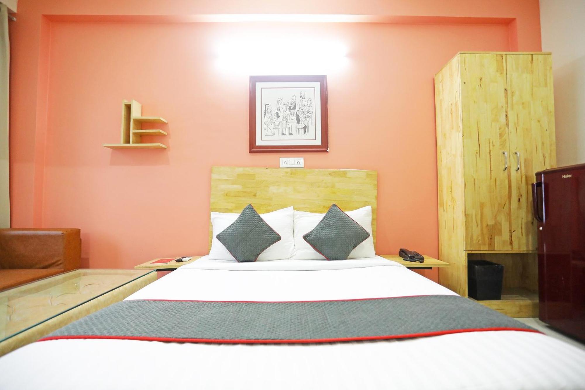 Super Townhouse Cloud Bay, Near Genpact, Sector-69, Gurgaon Otel Dış mekan fotoğraf