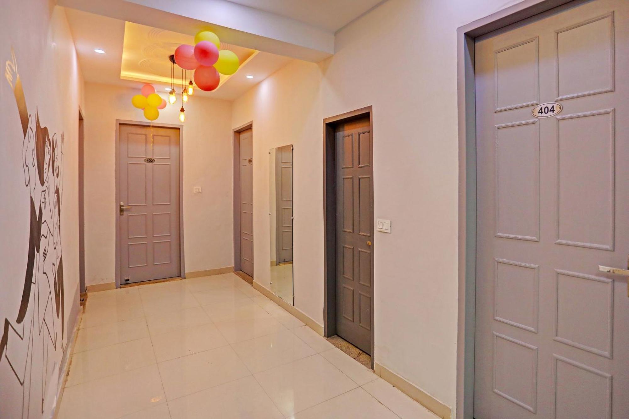 Super Townhouse Cloud Bay, Near Genpact, Sector-69, Gurgaon Otel Dış mekan fotoğraf