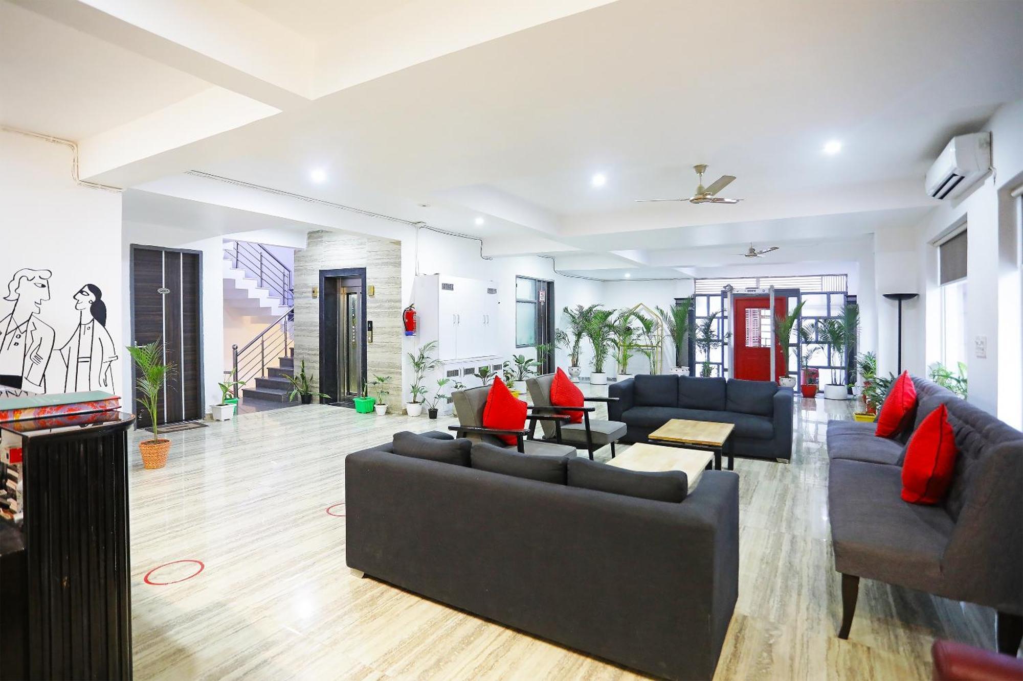 Super Townhouse Cloud Bay, Near Genpact, Sector-69, Gurgaon Otel Dış mekan fotoğraf