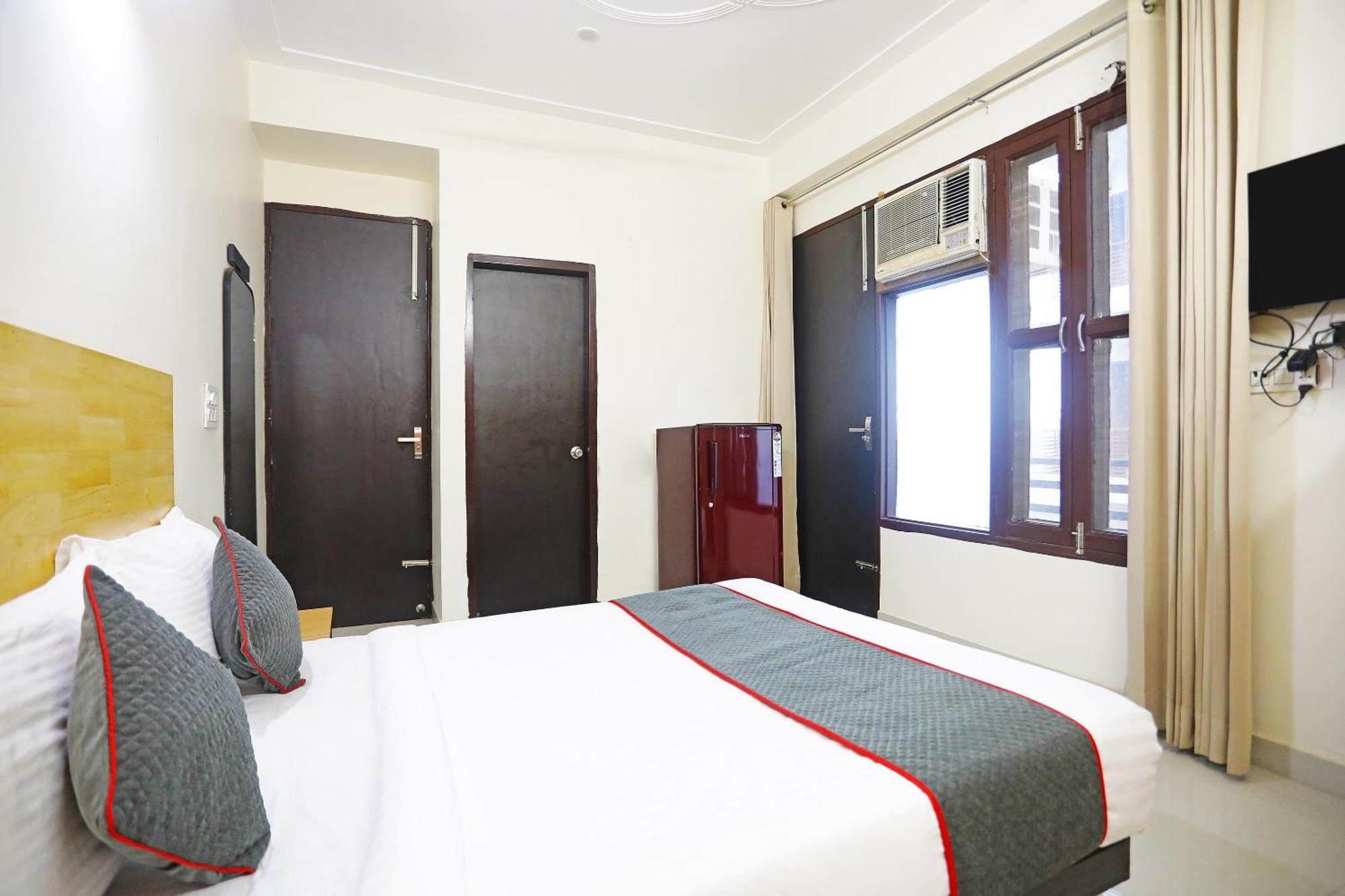 Super Townhouse Cloud Bay, Near Genpact, Sector-69, Gurgaon Otel Dış mekan fotoğraf