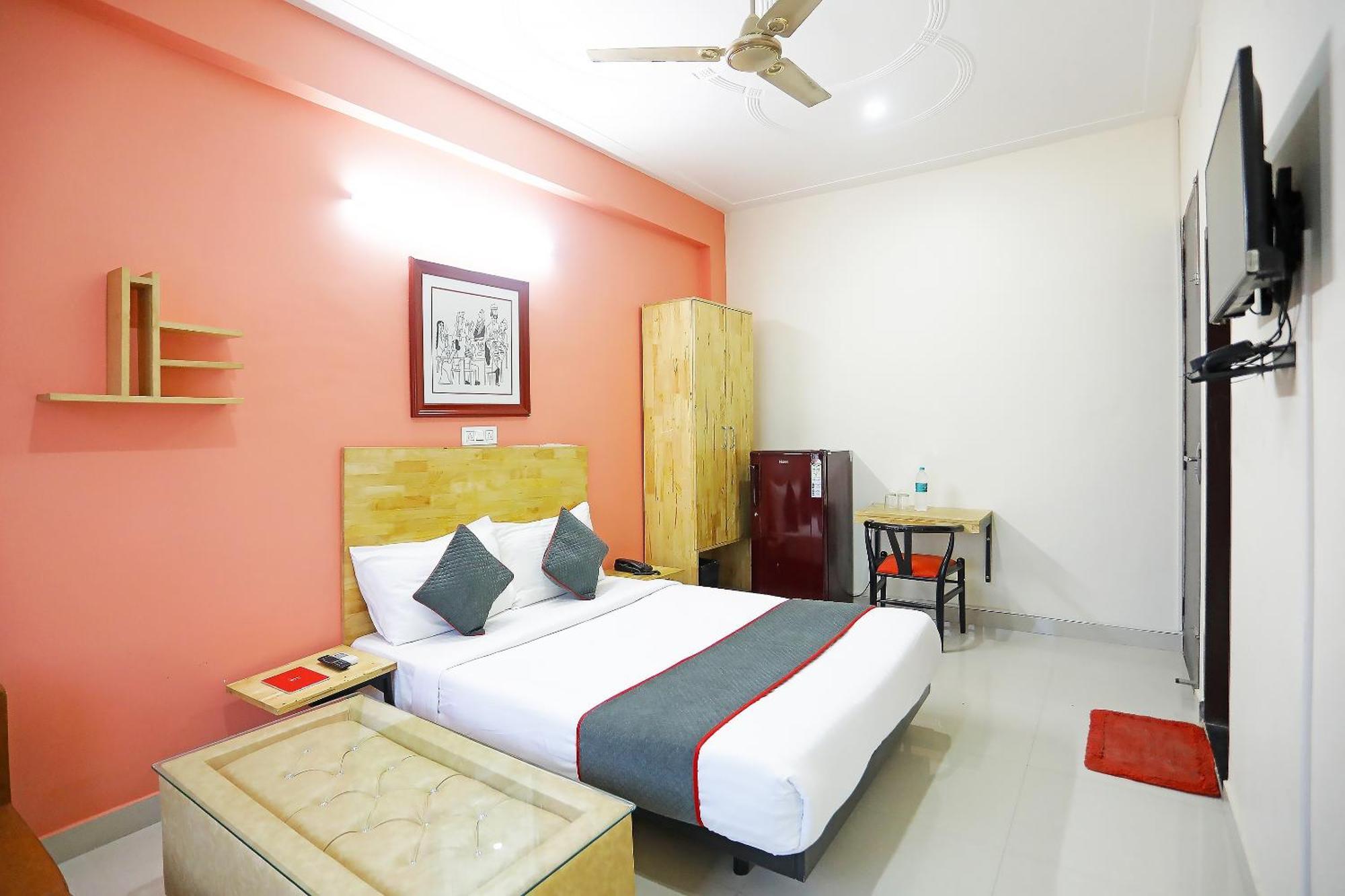 Super Townhouse Cloud Bay, Near Genpact, Sector-69, Gurgaon Otel Dış mekan fotoğraf