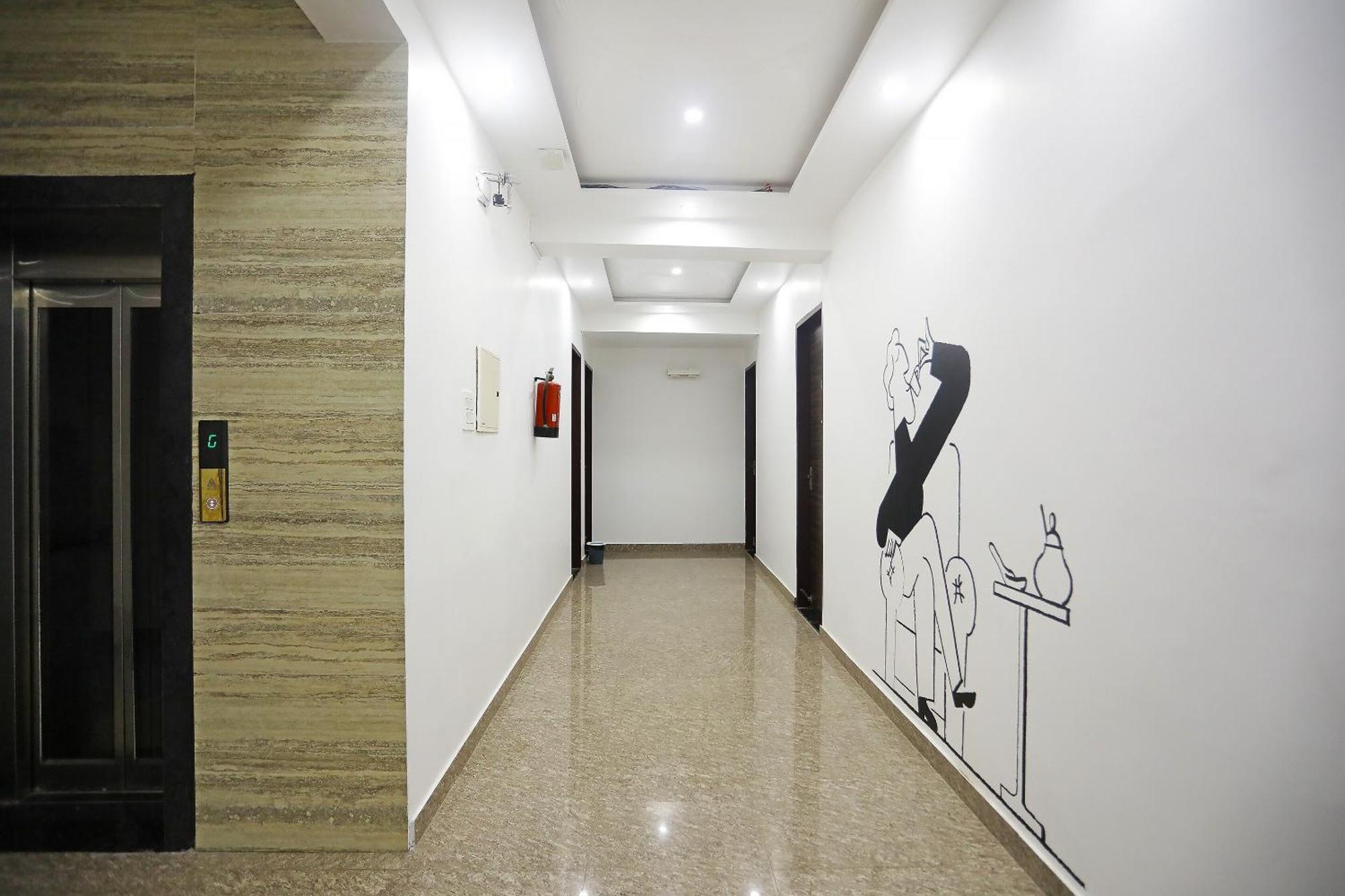 Super Townhouse Cloud Bay, Near Genpact, Sector-69, Gurgaon Otel Dış mekan fotoğraf