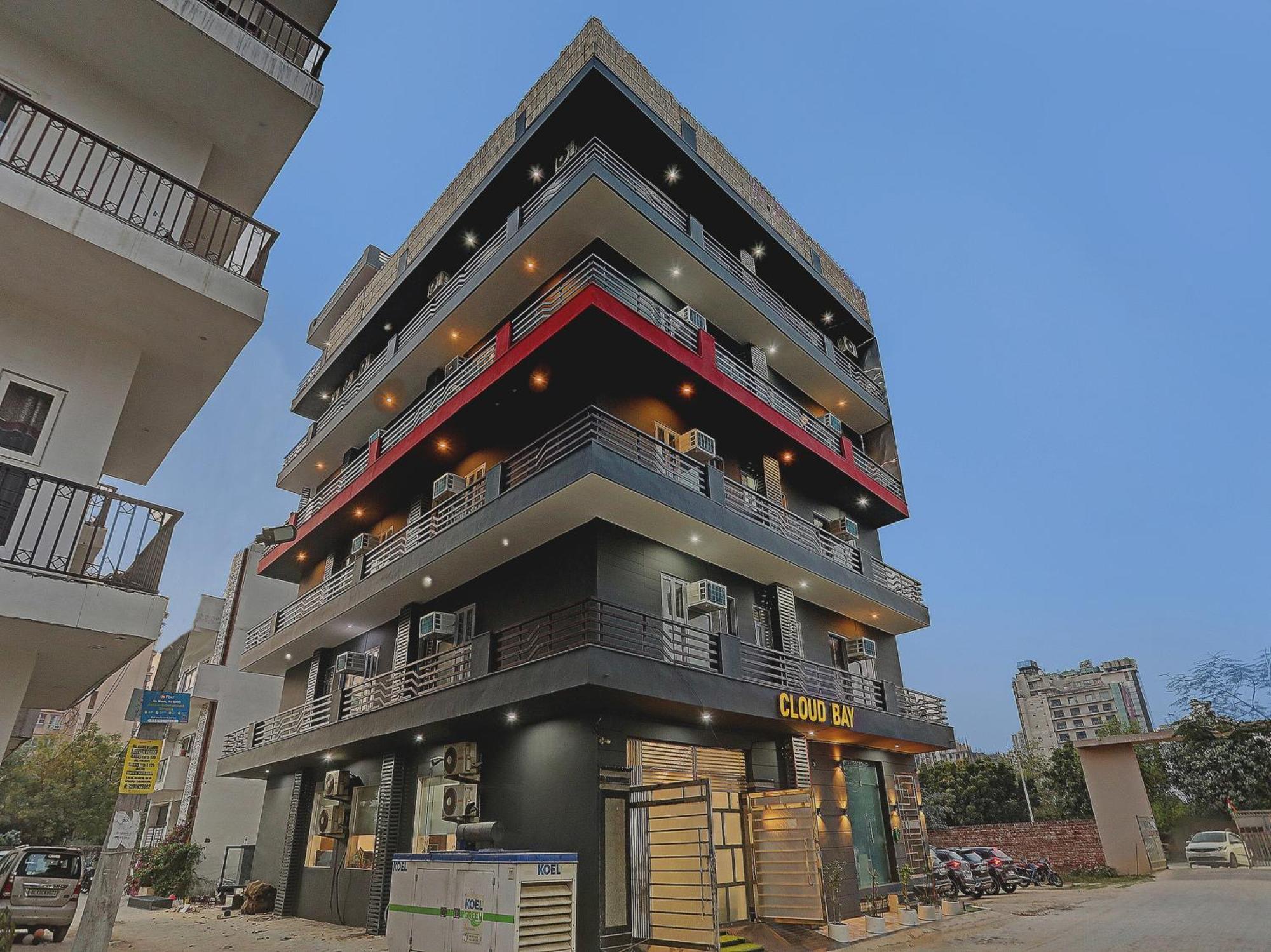 Super Townhouse Cloud Bay, Near Genpact, Sector-69, Gurgaon Otel Dış mekan fotoğraf